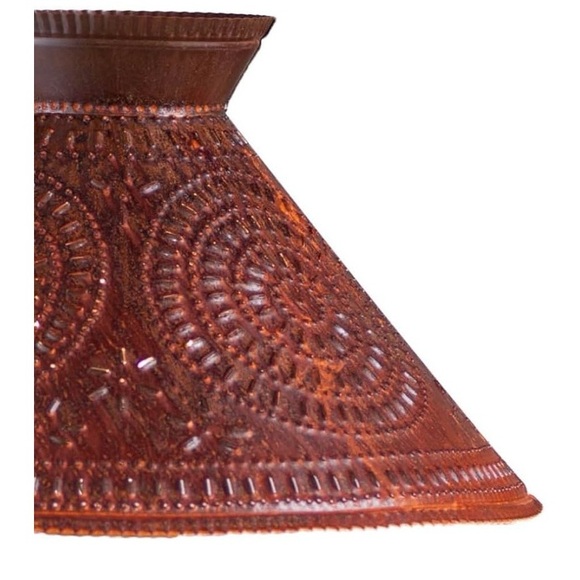 BETSY ROSS COLONIAL TABLE LAMP with Pierced Chisel Pattern Shade In Rustic Tin - Picture 4 of 5